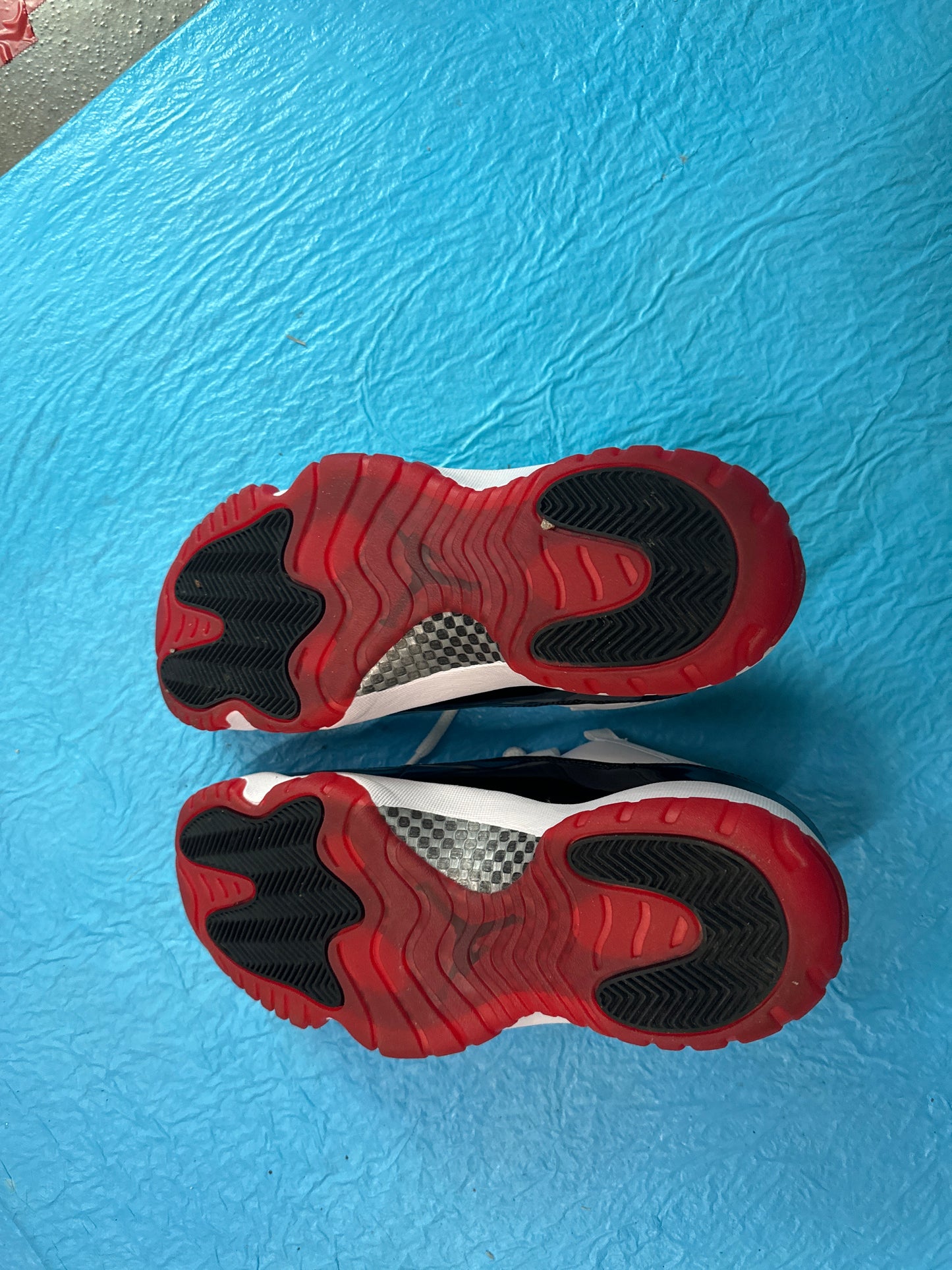 Jordan 11 Retro Low-Concord Bred